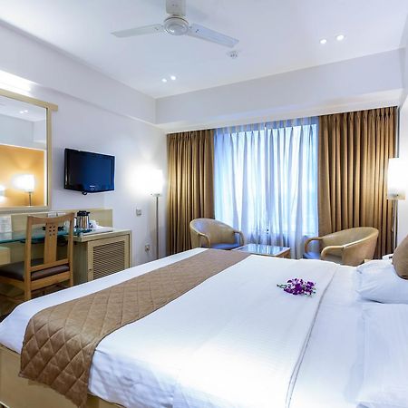 The Royal Orchid Hotel, Chembur Bombay Esterno foto
