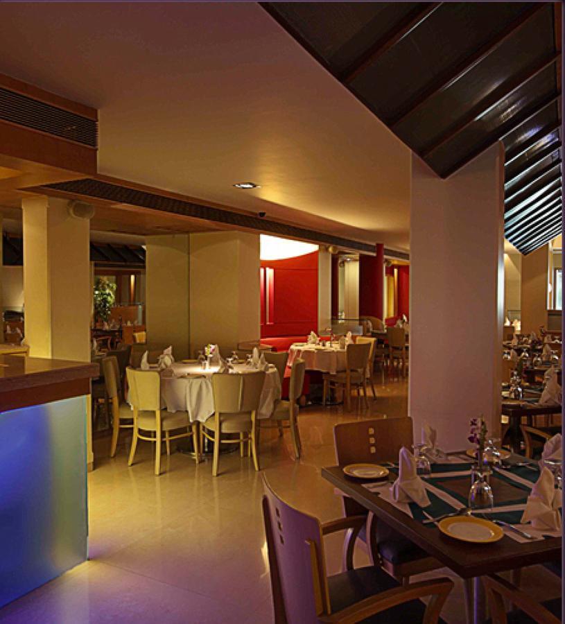The Royal Orchid Hotel, Chembur Bombay Esterno foto