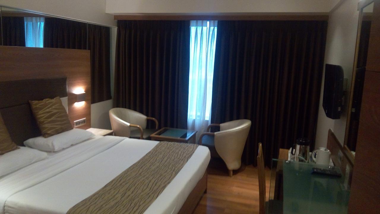 The Royal Orchid Hotel, Chembur Bombay Esterno foto