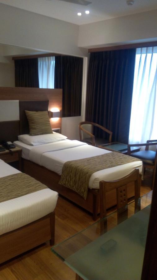 The Royal Orchid Hotel, Chembur Bombay Esterno foto