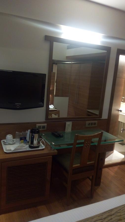 The Royal Orchid Hotel, Chembur Bombay Esterno foto