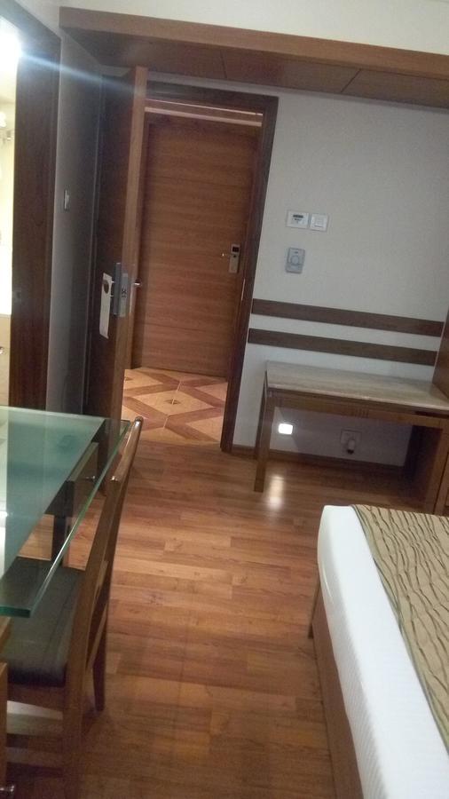 The Royal Orchid Hotel, Chembur Bombay Esterno foto