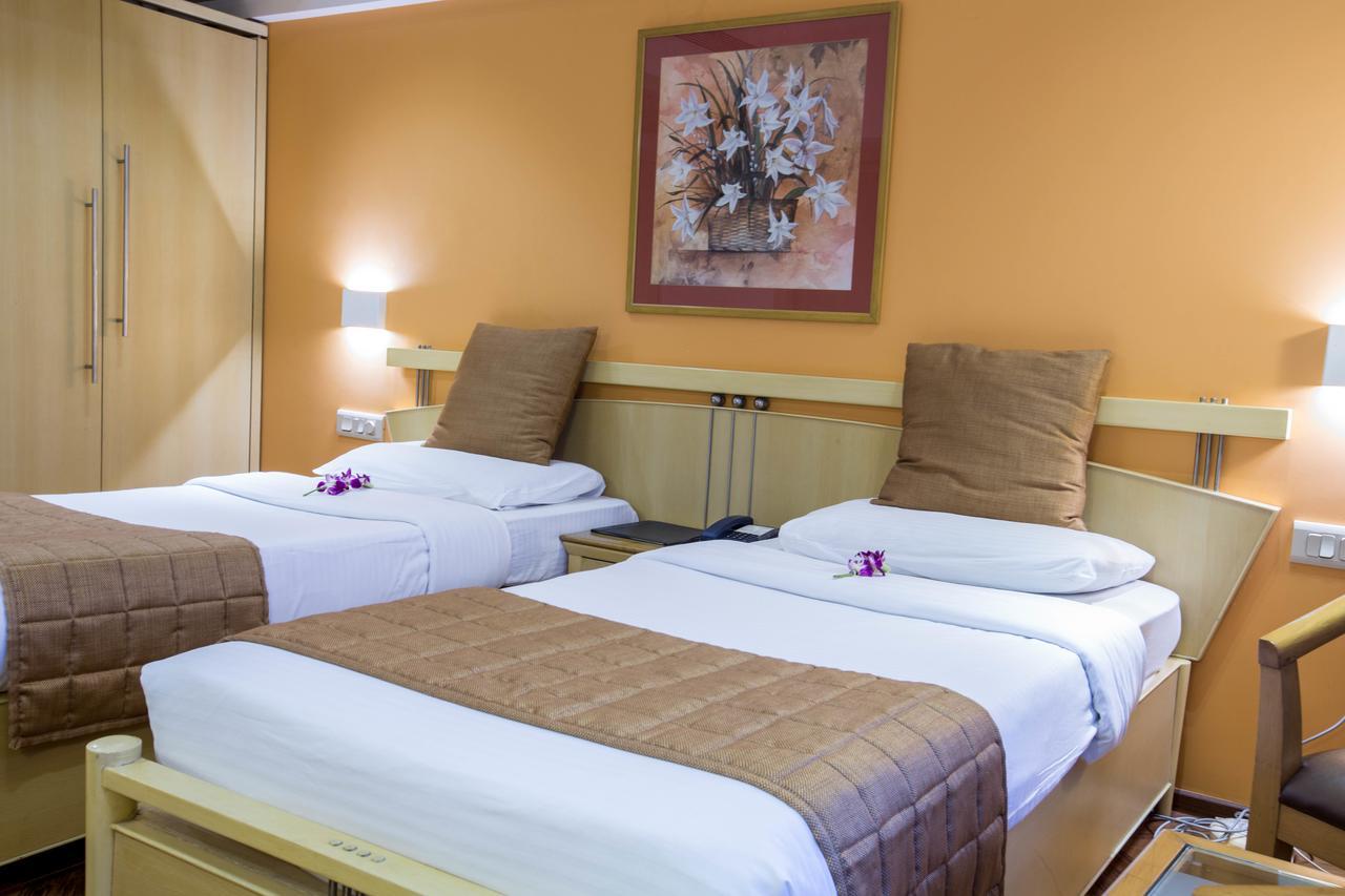 The Royal Orchid Hotel, Chembur Bombay Esterno foto