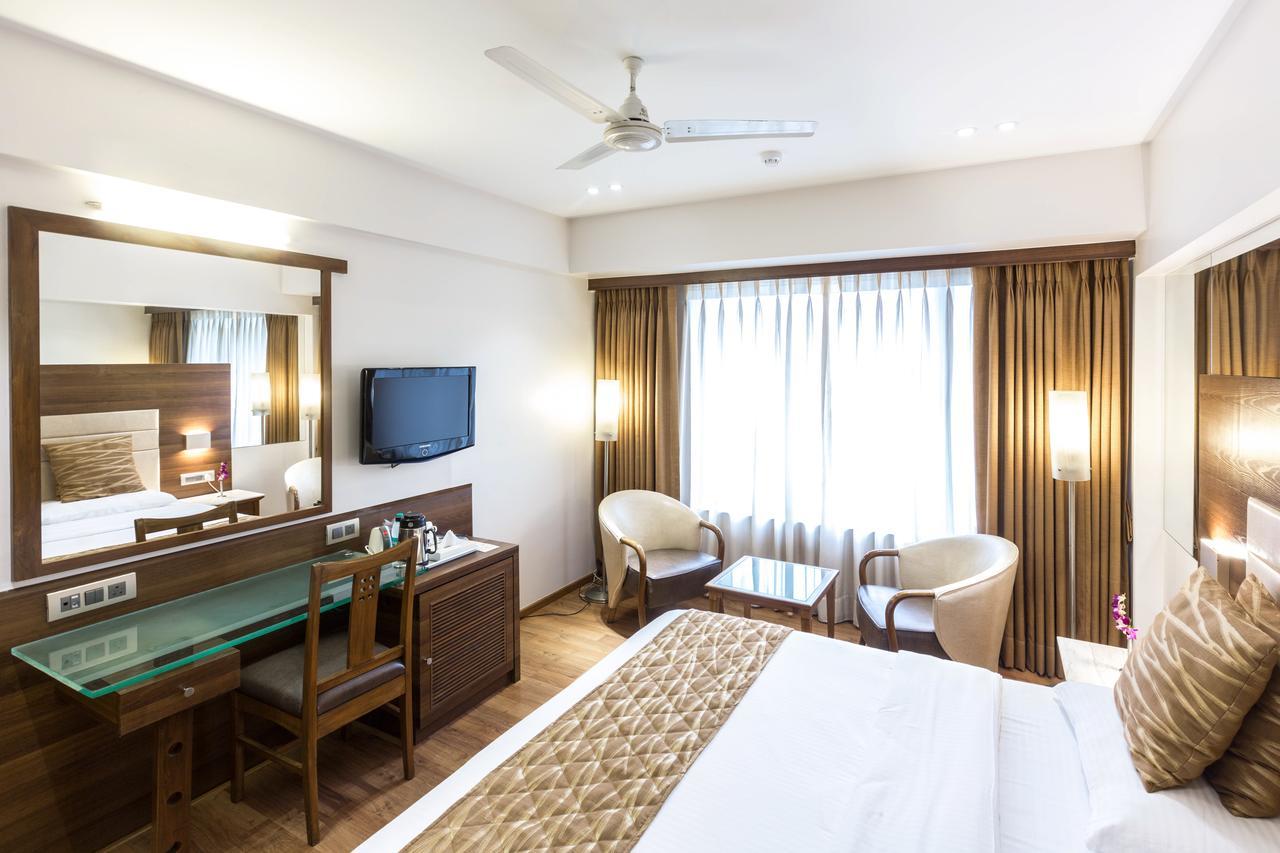 The Royal Orchid Hotel, Chembur Bombay Esterno foto